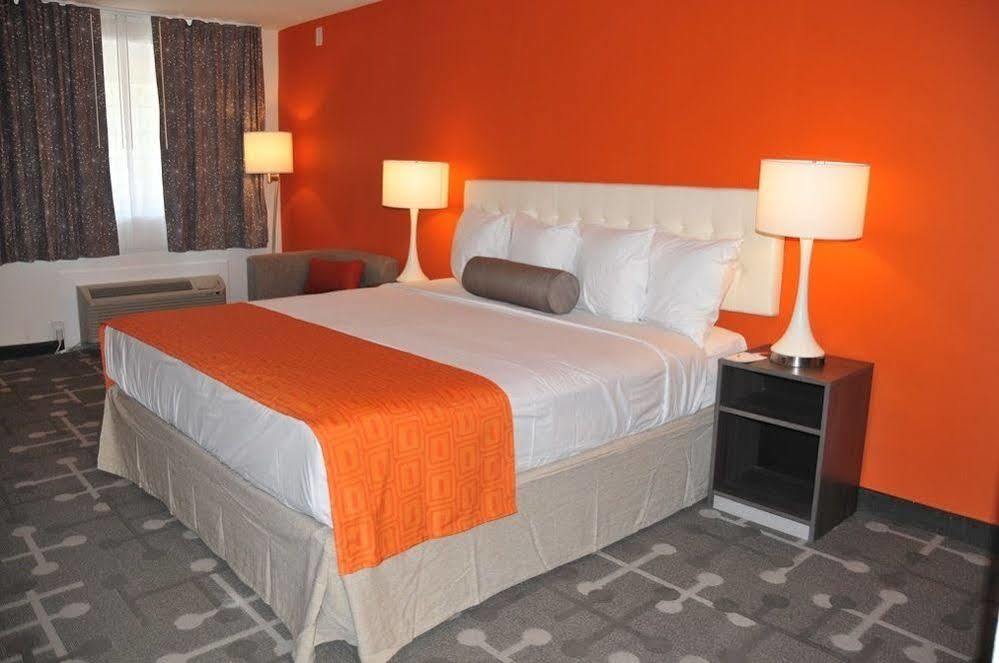 Howard Johnson By Wyndham Florence Extérieur photo